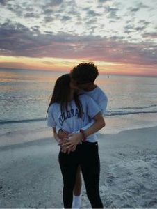 80 romantic photos for your perfect 2020 couple goals aninspiring com romantic photos for your perfect 2020